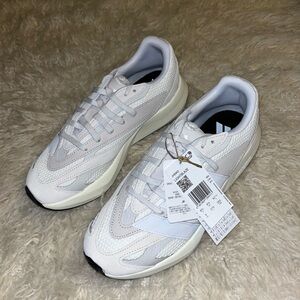 Adidas Lightblaze running shoes